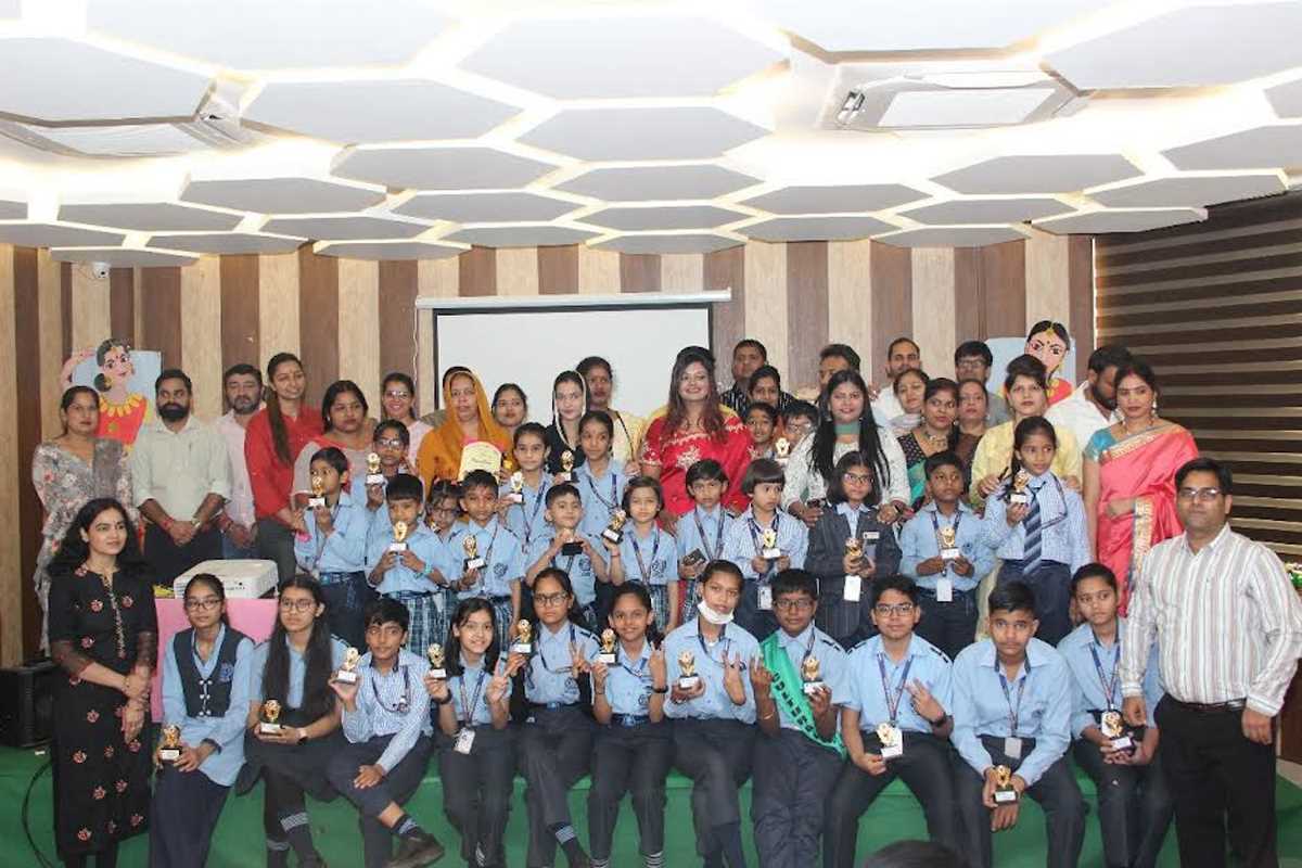 शैक्षणिक कार्यक्रम में अभिभावकों ने अपने अनुभव को किया साझा